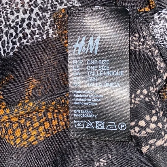 H&M zebra pattern  scarf - Picture 4 of 6